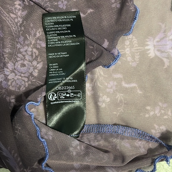 Kimchi Blue Small Top Clementine Femme Top purple mesh swan print purple - Picture 9 of 9